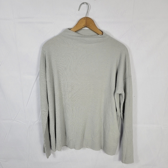 Size Small Lucky Brand NWOT Long Sleeve Light Sweater - Picture 1 of 5